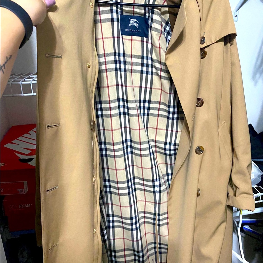 Burberry Coat !